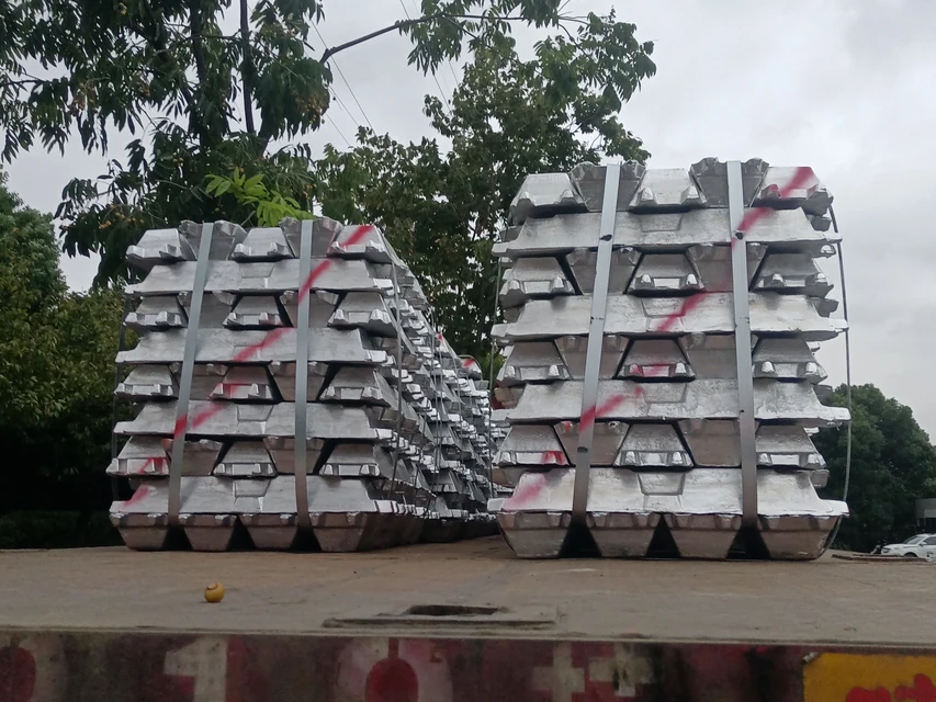 Bundles of aluminum ingots stacked on a truck bed
